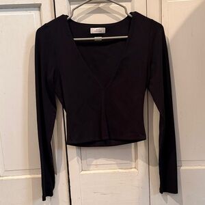 Aritzia Black Deep V-Neck Long Sleeve Crop Top